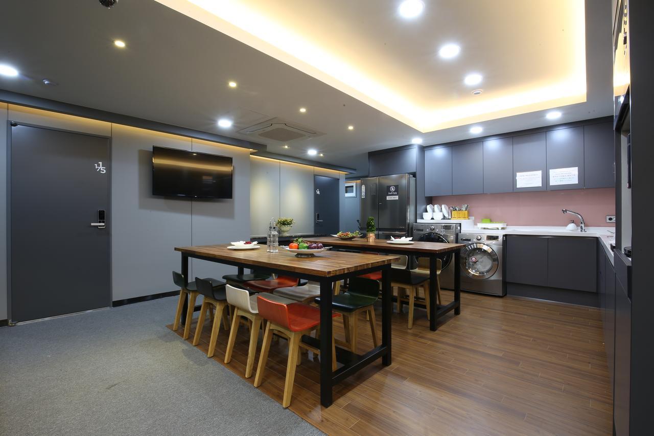 Philstay Myeongdong Seoul Exterior photo